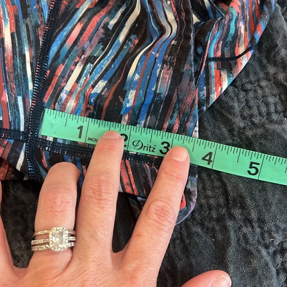 Lululemon Speed Up Running Track Shorts - Picture 6 of 6